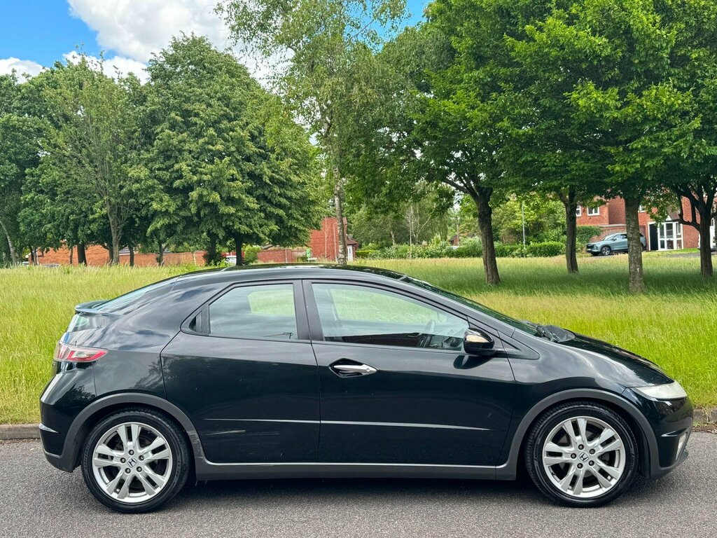 Honda Civic 1.8 I-vtec Es Black #4