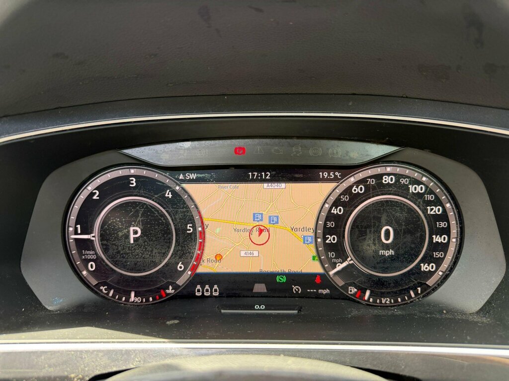 Volkswagen Tiguan Se Navigation Tdi Grey #11