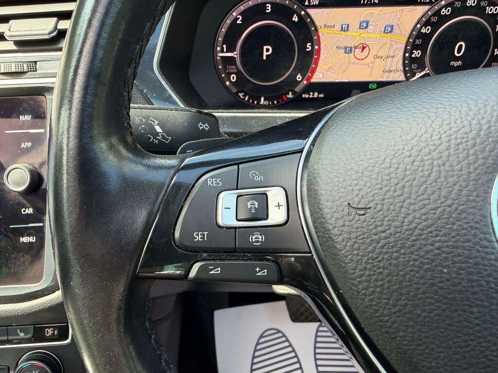 Volkswagen Tiguan Se Navigation Tdi Grey #14