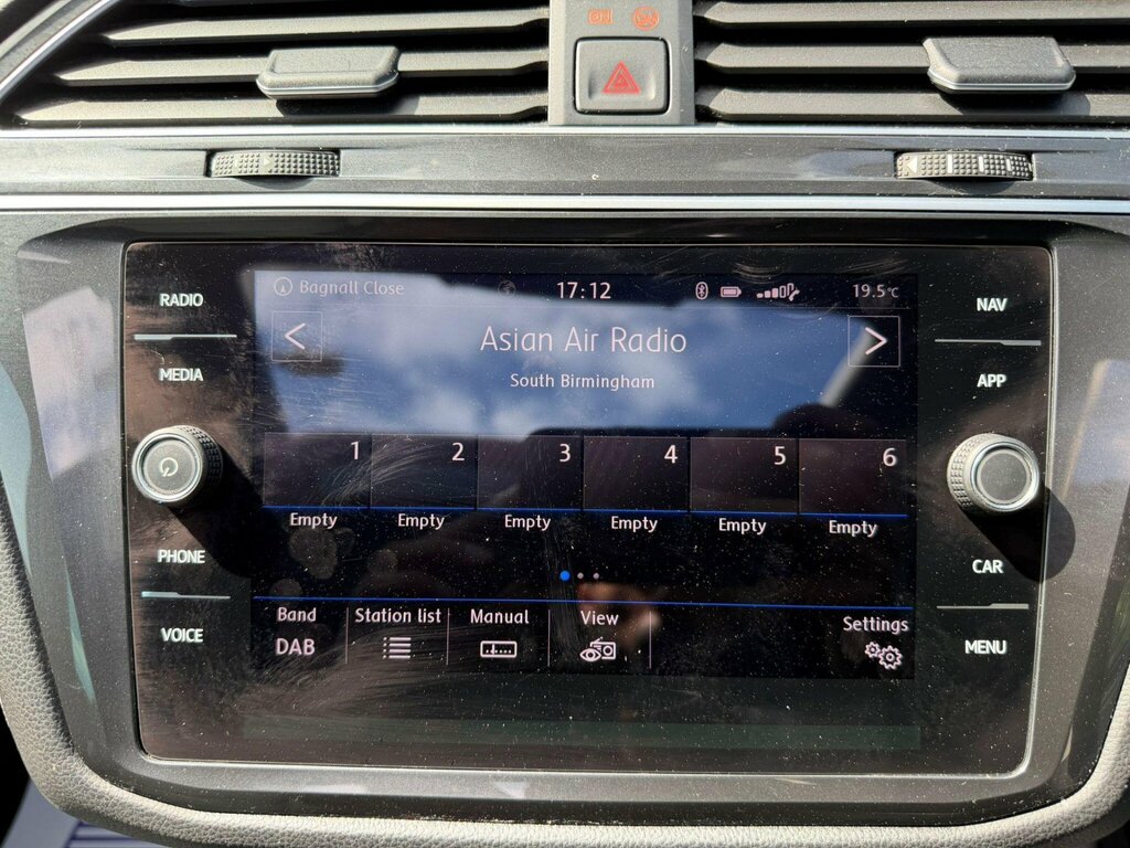 Volkswagen Tiguan Se Navigation Tdi Grey #17