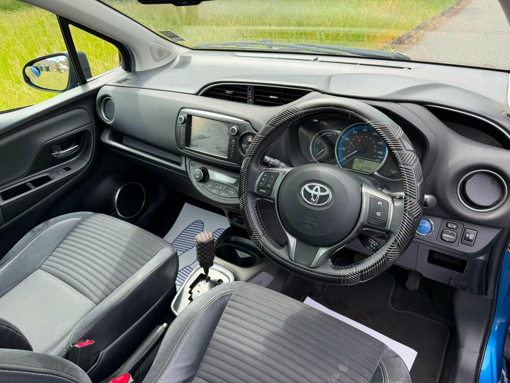 Toyota Yaris Icon Black #23