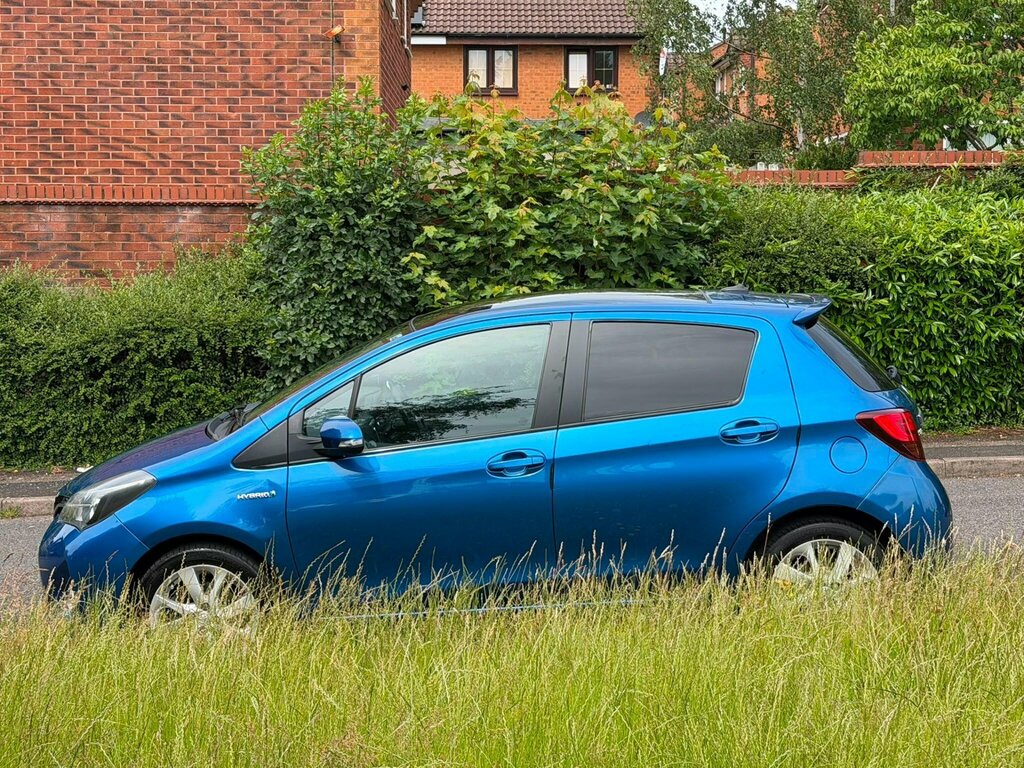 Toyota Yaris 1.5 Vvt-h Excel E-cvt Euro 6 15In Alloy Blue #3