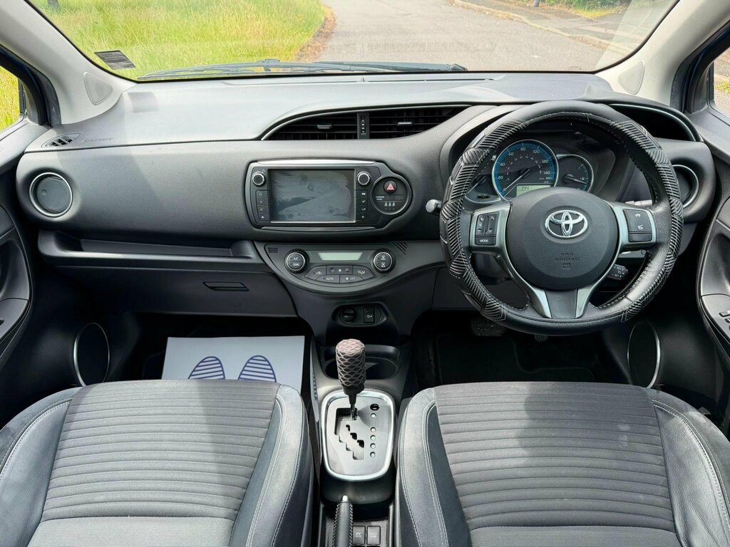 Toyota Yaris Icon Black #11