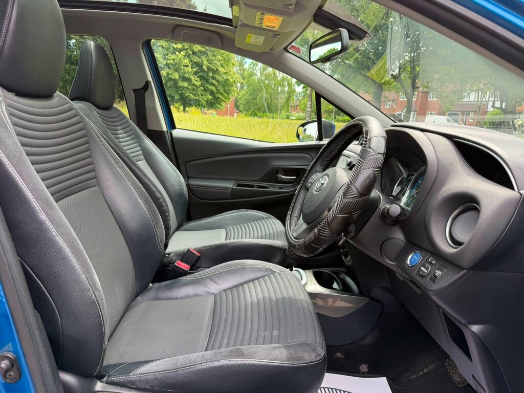 Toyota Yaris Icon Black #7