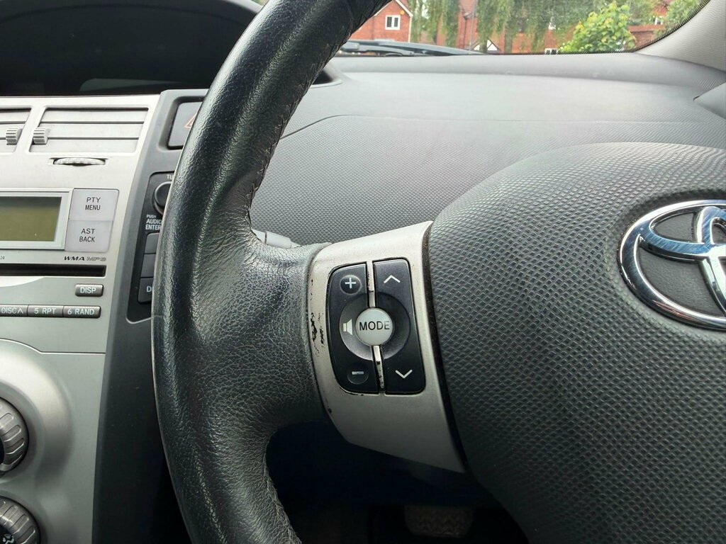 Toyota Yaris 1.3 Tr Multimode Red #19