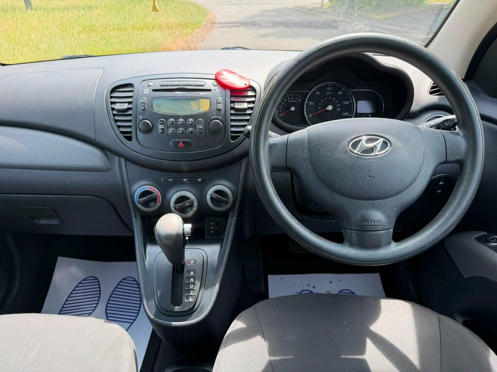 Hyundai I10 Hatchback 1.2 Classic 2011 Red #12
