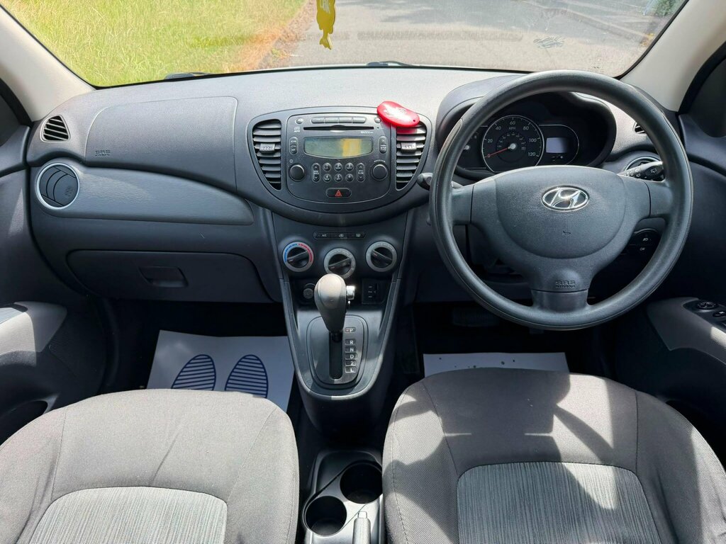 Hyundai I10 Hatchback 1.2 Classic 2011 Red #10