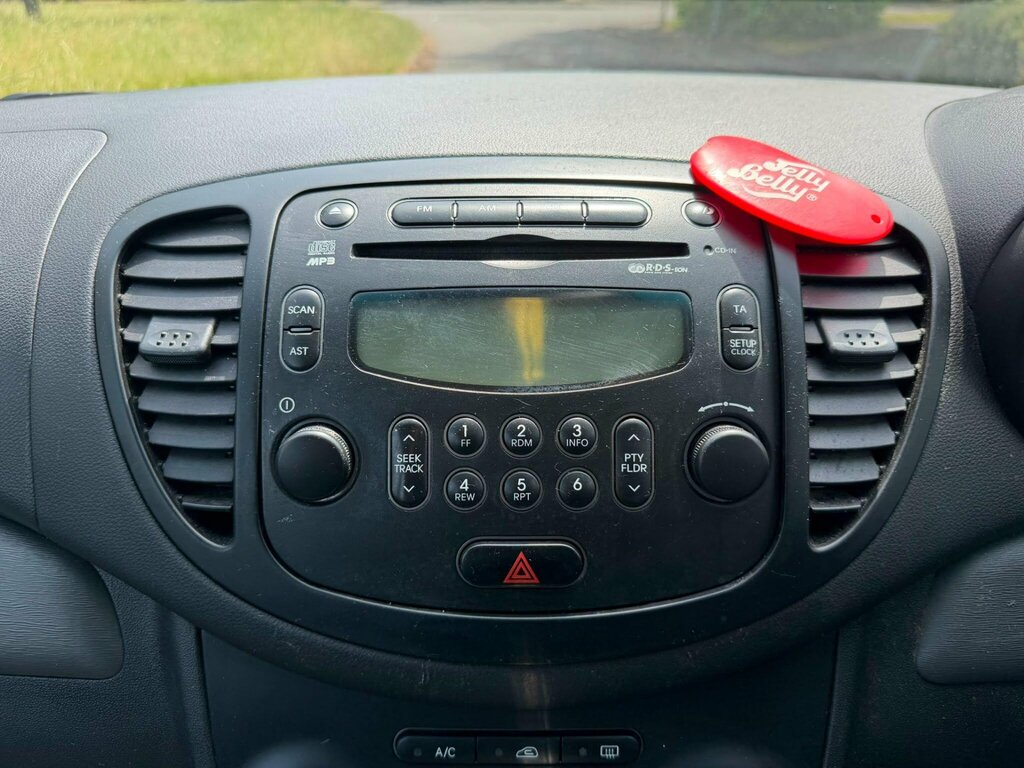 Hyundai I10 Hatchback 1.2 Classic 2011 Red #14