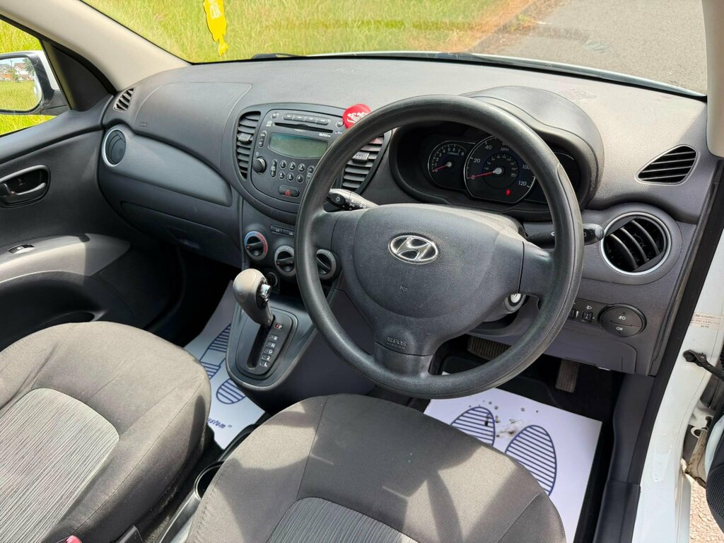Hyundai I10 Hatchback 1.2 Classic 2011 Red #17