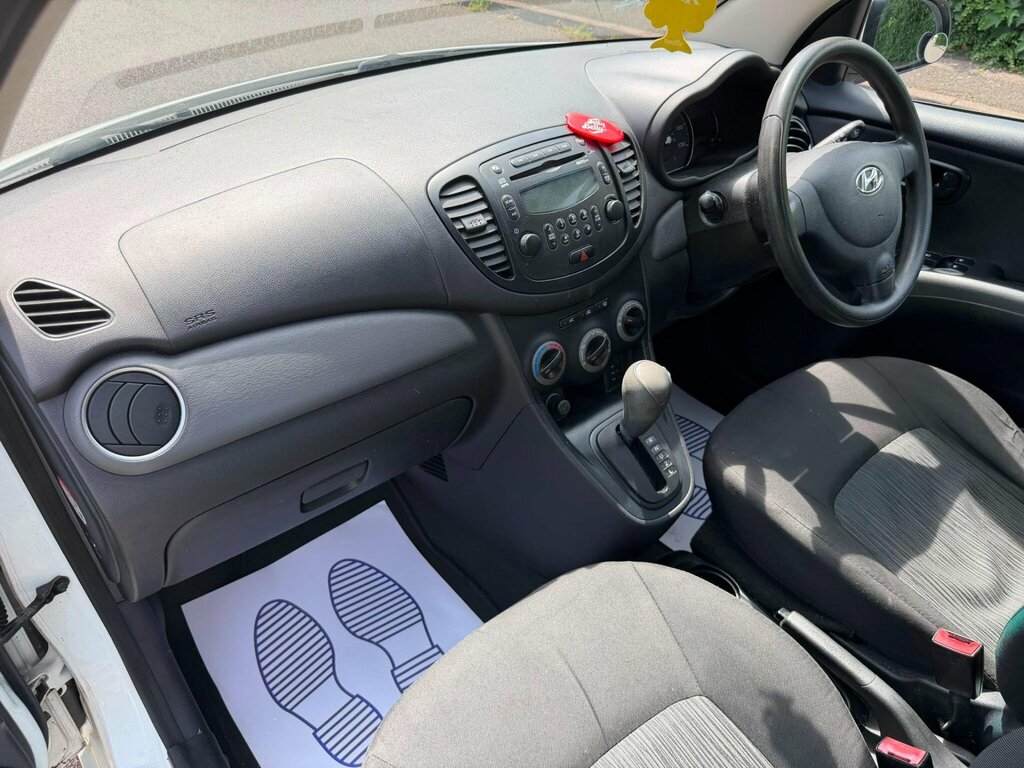Hyundai I10 Hatchback 1.2 Classic 2011 Red #19