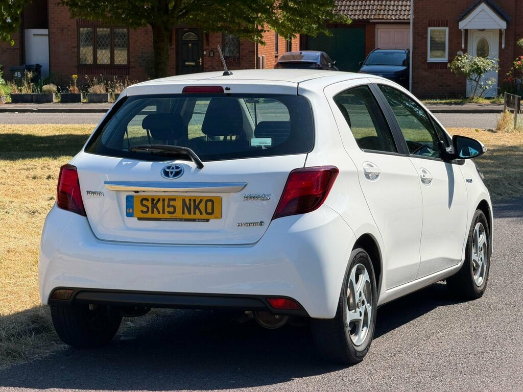 Toyota Yaris 1.5 Vvt-h Icon E-cvt Euro 6 White #6