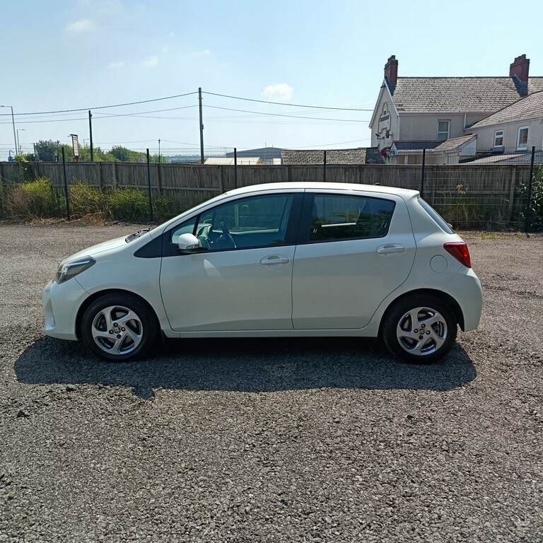 Toyota Yaris 1.4 D-4d Icon Plus 90 Bhp Blue #4