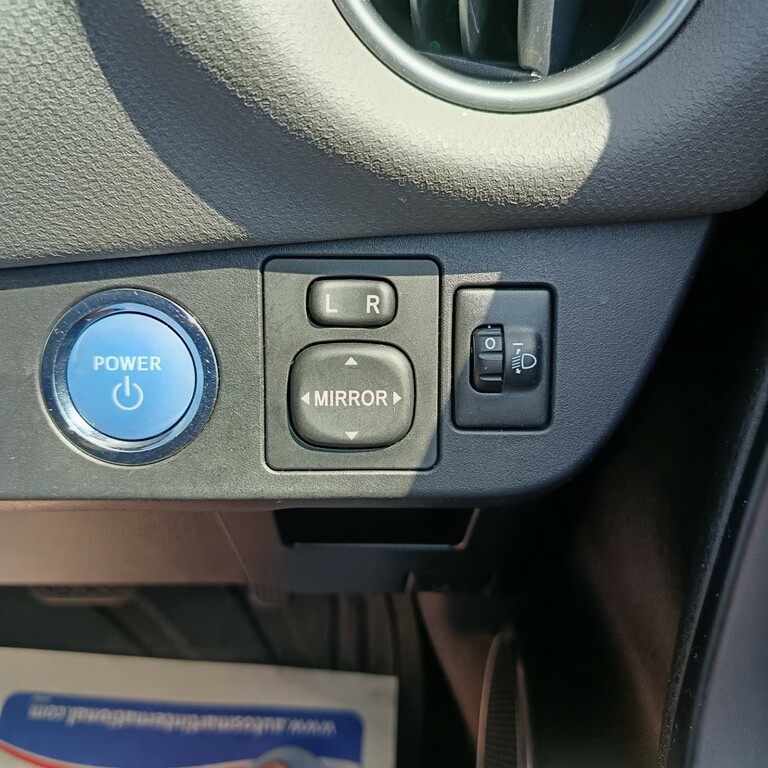 Toyota Yaris 1.4 D-4d Icon Plus 90 Bhp Blue #25