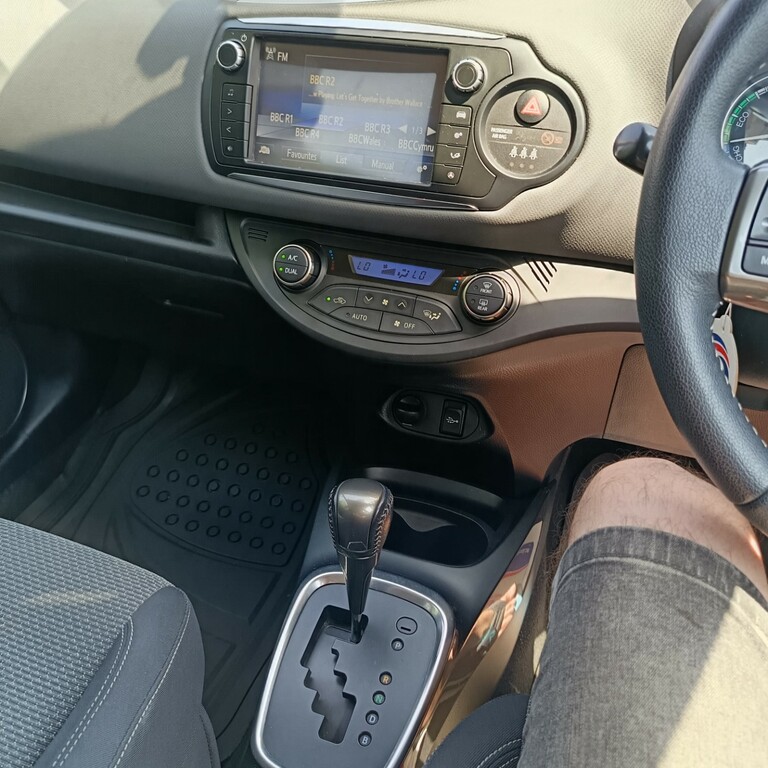 Toyota Yaris 1.4 D-4d Icon Plus 90 Bhp Blue #20