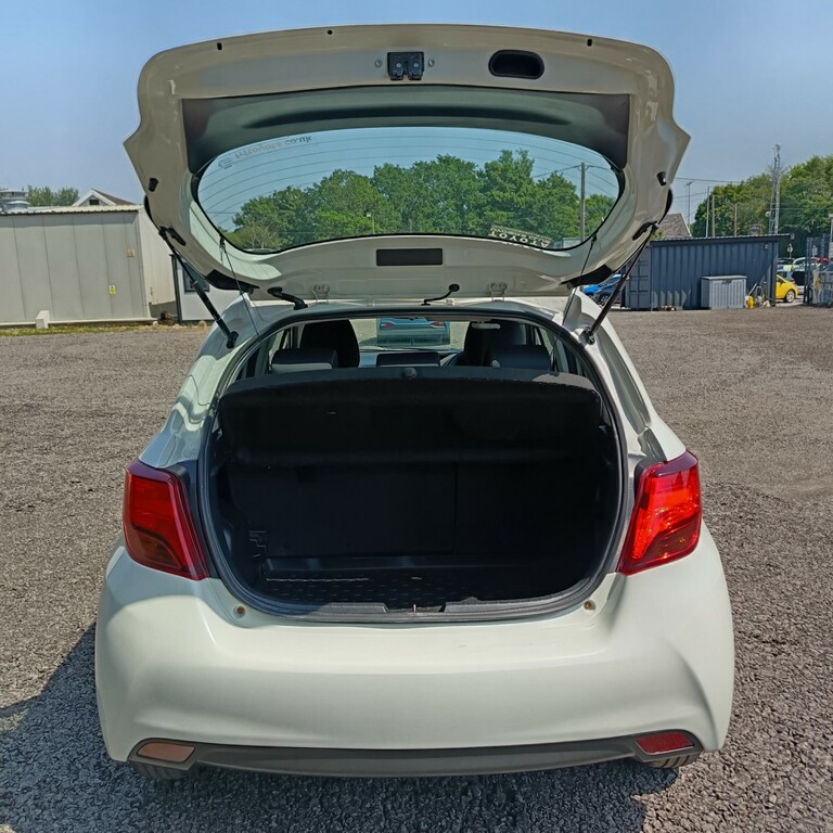 Toyota Yaris 1.4 D-4d Icon Plus 90 Bhp Blue #9