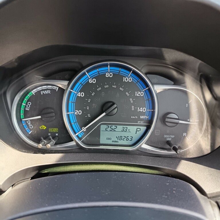 Toyota Yaris 1.4 D-4d Icon Plus 90 Bhp Blue #24