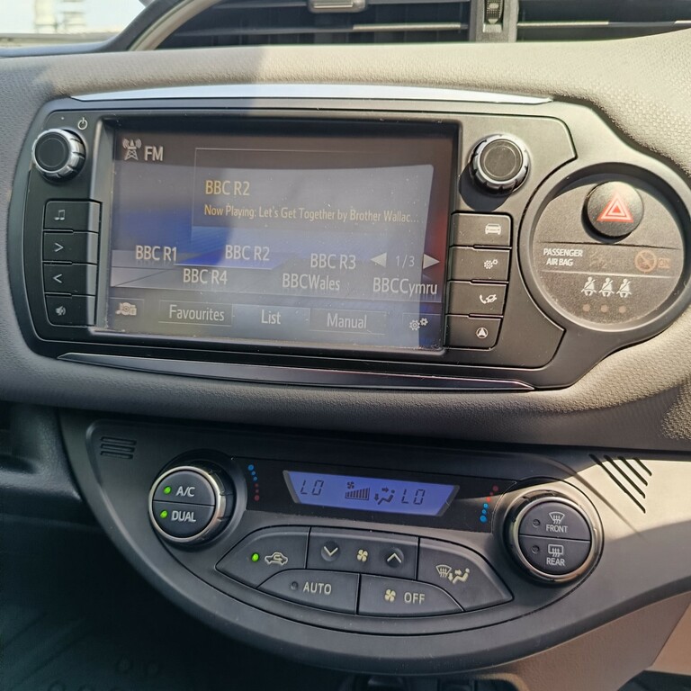 Toyota Yaris 1.4 D-4d Icon Plus 90 Bhp Blue #22
