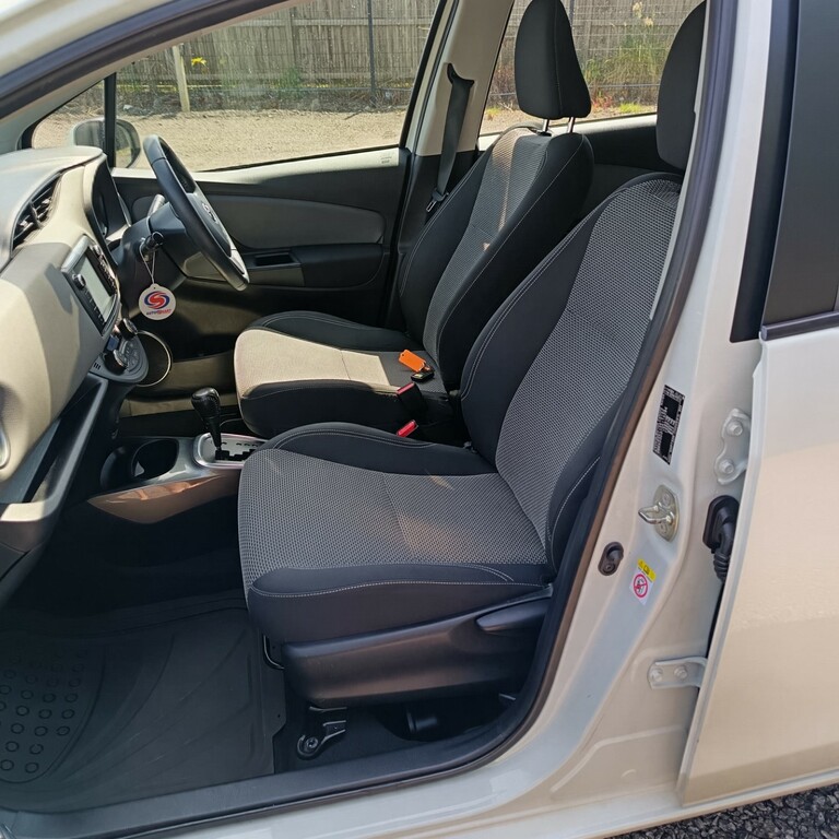 Toyota Yaris 1.4 D-4d Icon Plus 90 Bhp Blue #17