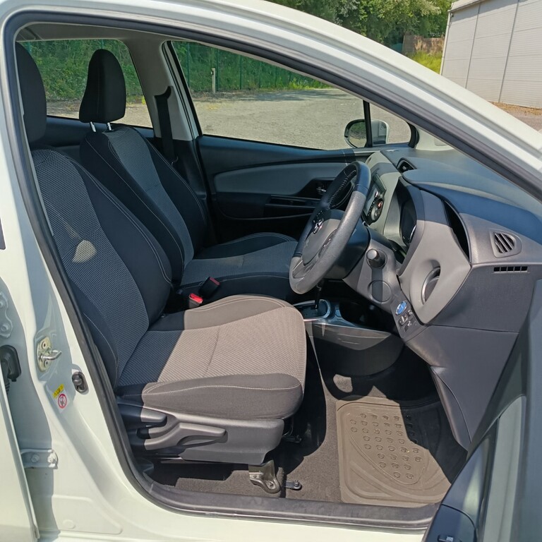 Toyota Yaris 1.4 D-4d Icon Plus 90 Bhp Blue #19