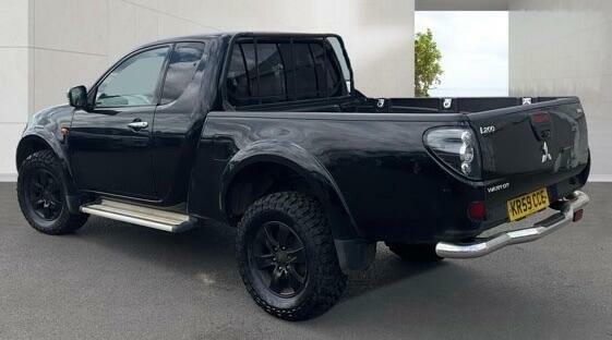 Mitsubishi L200 Warrior Black #4