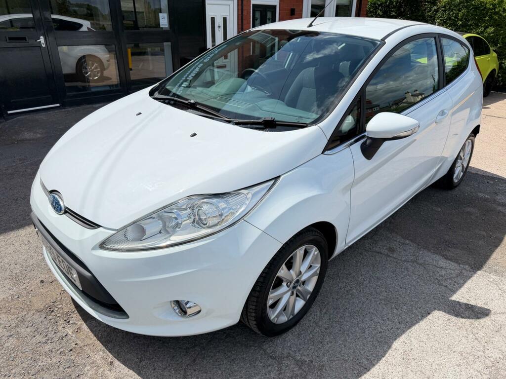 Ford Fiesta Titanium Red #1