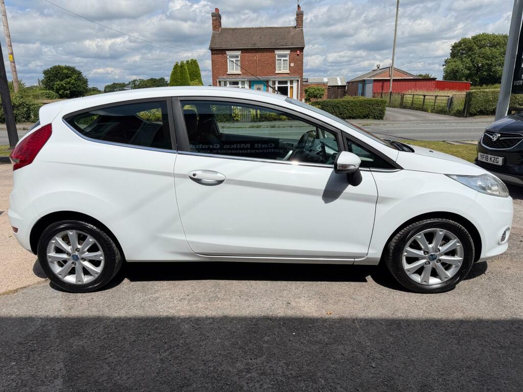 Ford Fiesta Titanium Red #9
