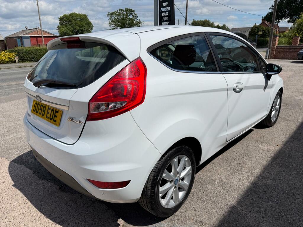 Ford Fiesta Titanium Red #11