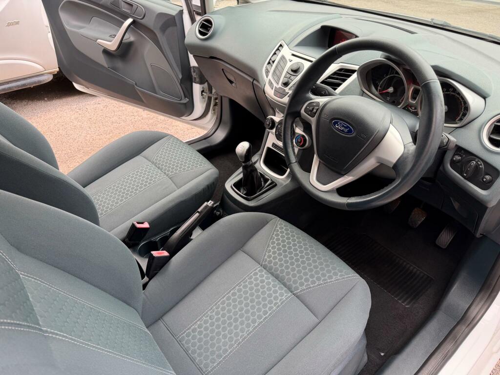 Ford Fiesta Titanium Red #2
