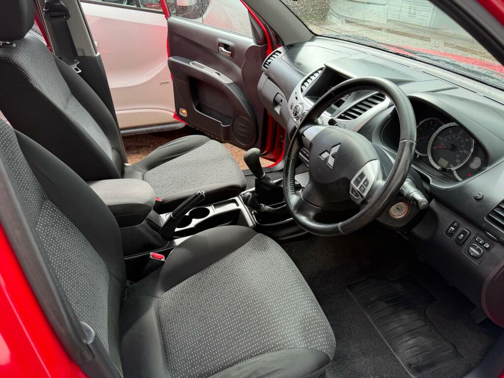 Mitsubishi L200 Warrior Red #2