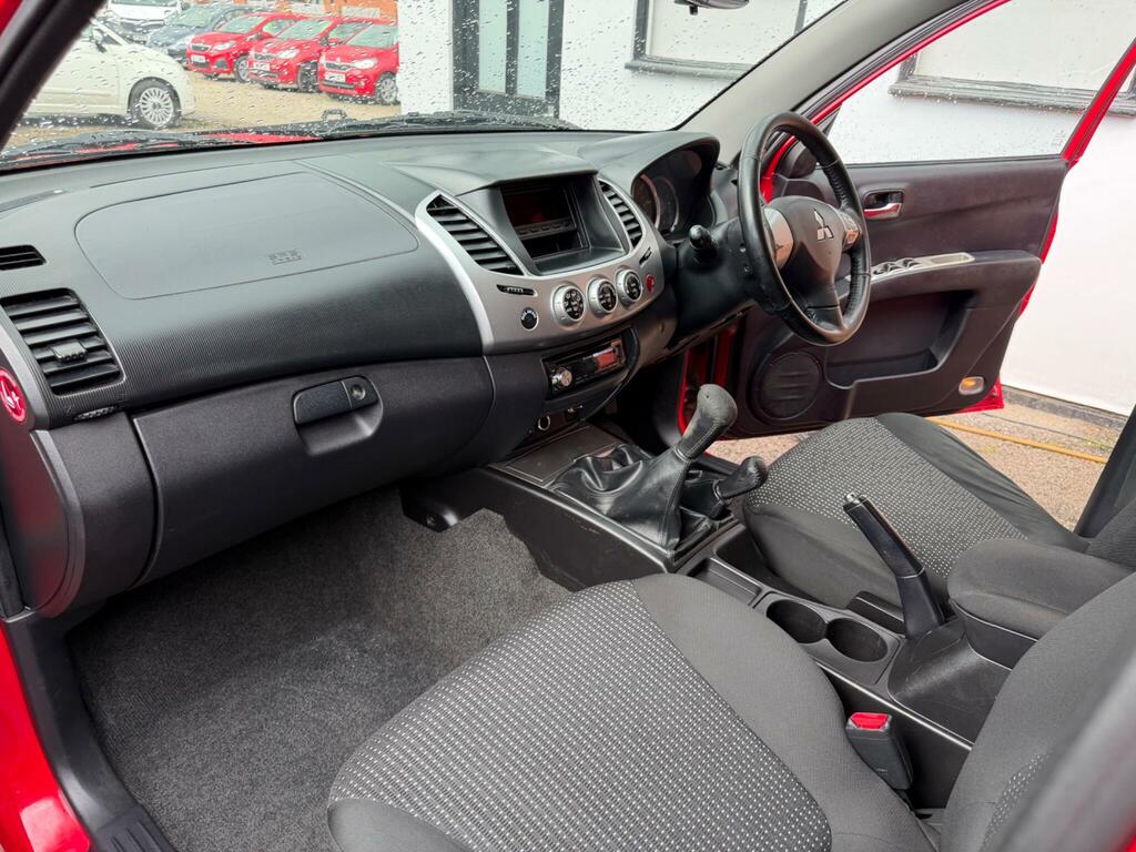 Mitsubishi L200 Warrior Red #6