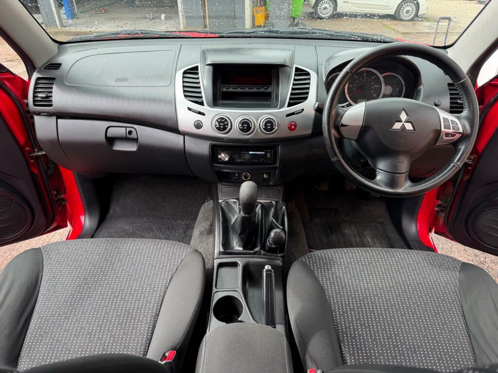 Mitsubishi L200 Warrior Red #4
