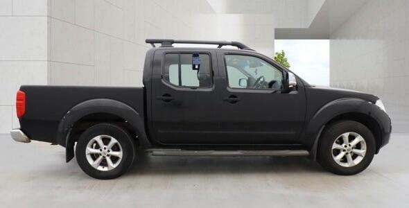 Nissan Navara  White #7