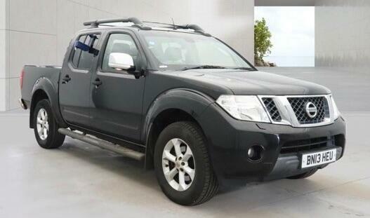 Nissan Navara  White #11