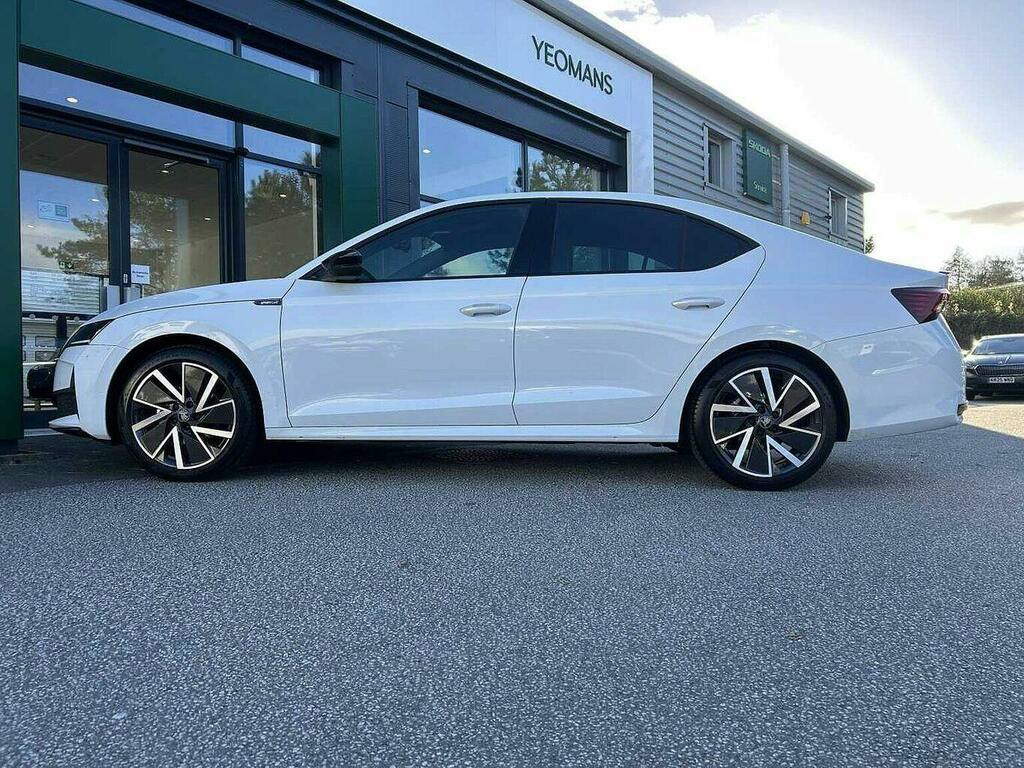 Skoda Octavia 1.5 Tsi E Tec Mhev Act Sportline Hatchback Pet WK75TUJ White #4