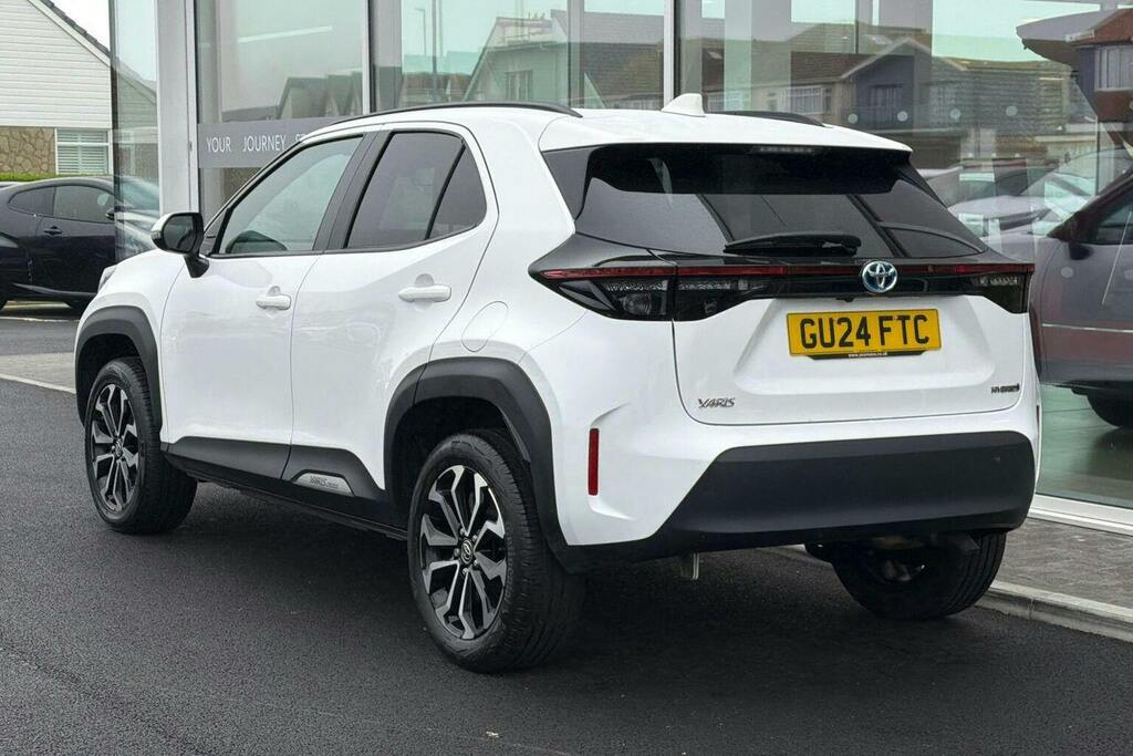 Toyota Yaris Cross 1.5 Vvt H Design Suv Hybrid E Cvt White #4