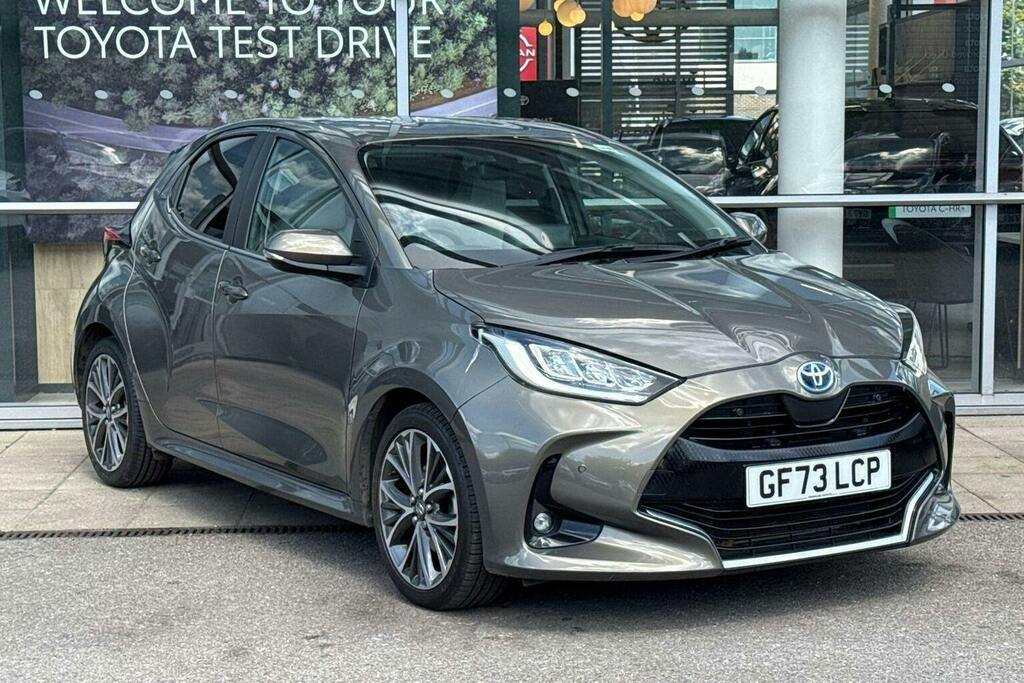 Toyota Yaris 1.5 Vvt H Excel Hatchback Hybrid E Cvt GF73LCP Brown