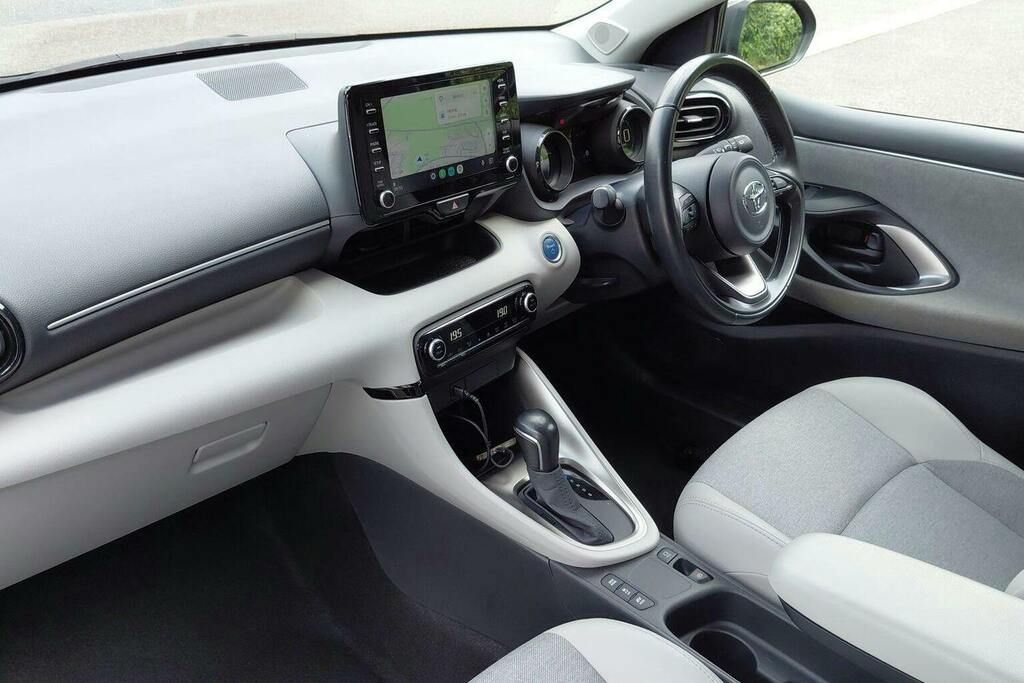 Toyota Yaris 1.5 Vvt H Excel Hatchback Hybrid E Cvt YH70VZV Brown #5
