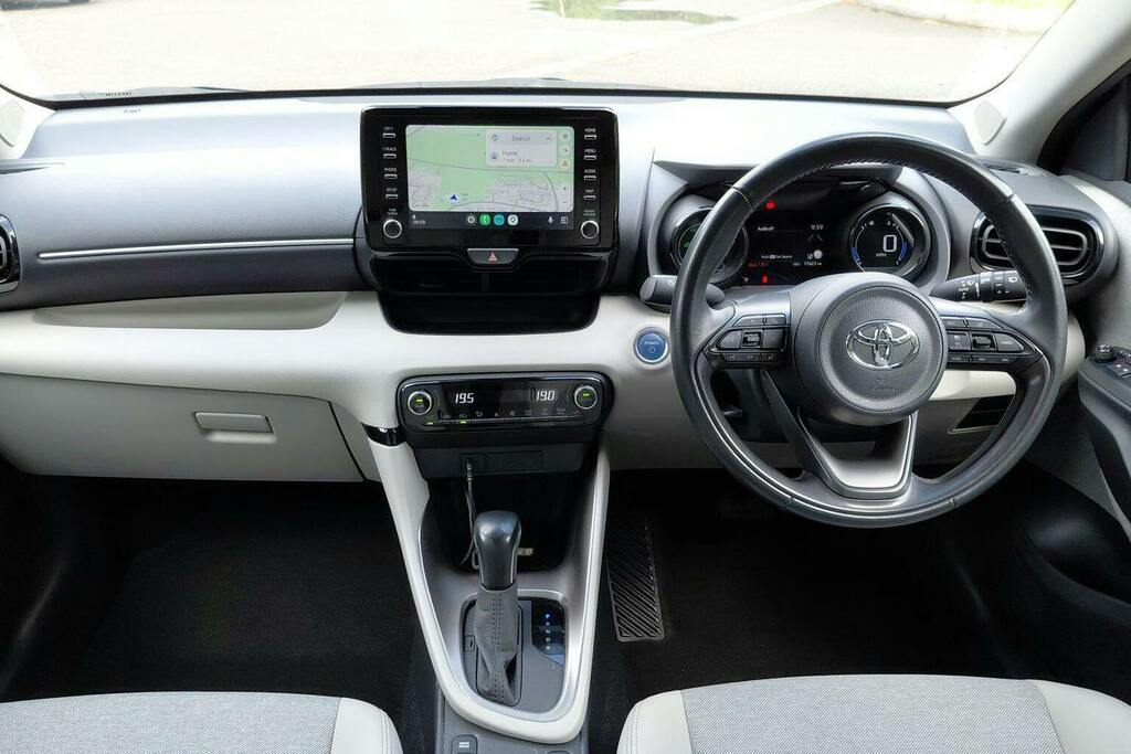 Toyota Yaris 1.5 Vvt H Excel Hatchback Hybrid E Cvt YH70VZV Brown #6