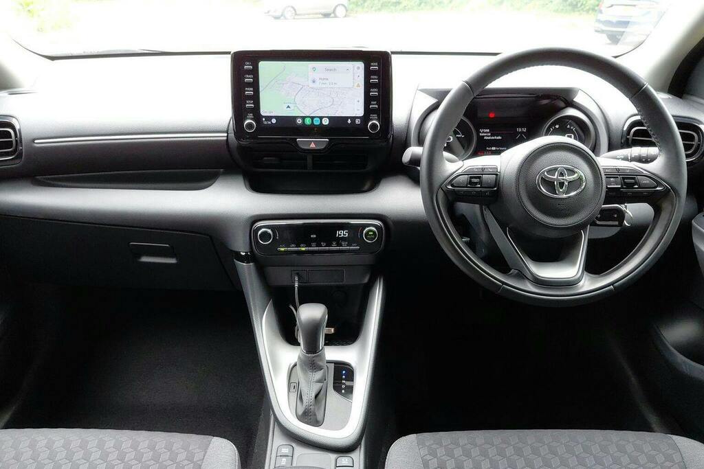 Toyota Yaris 1.5 Vvt H Design Hatchback Hybrid E Cvt Blue #6