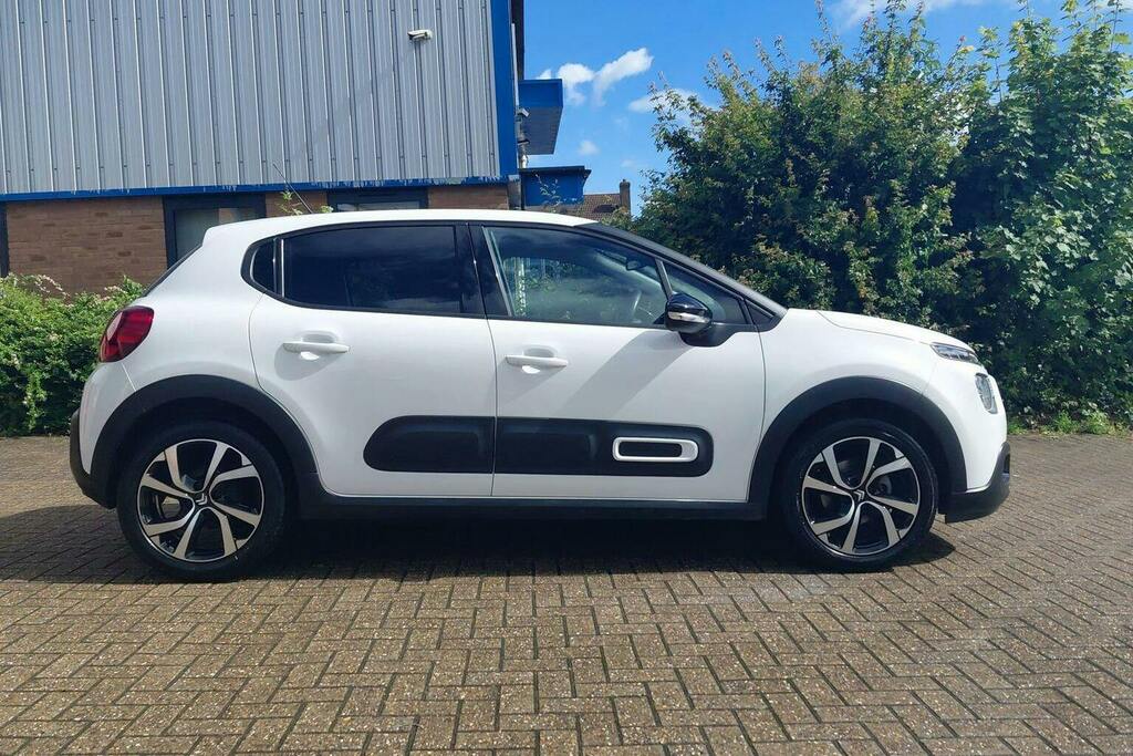 Citroen C3 1.2 Puretech Max Hatchback MT24VLJ White #2