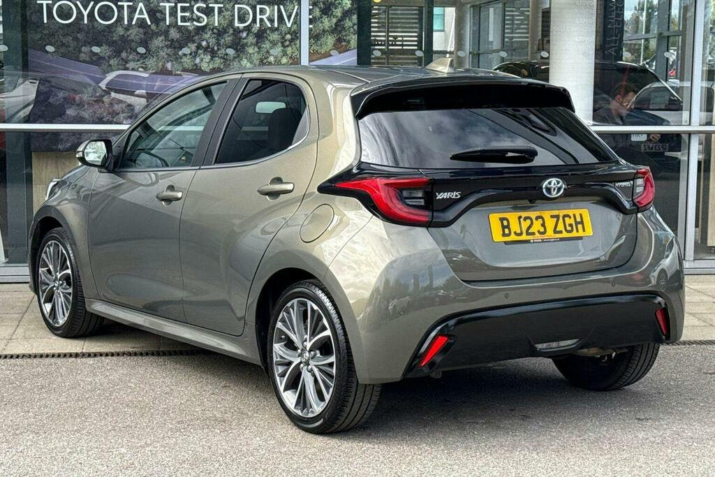 Toyota Yaris 1.5 Vvt H Excel Hatchback Hybrid E Cvt BJ23ZGH Brown #4