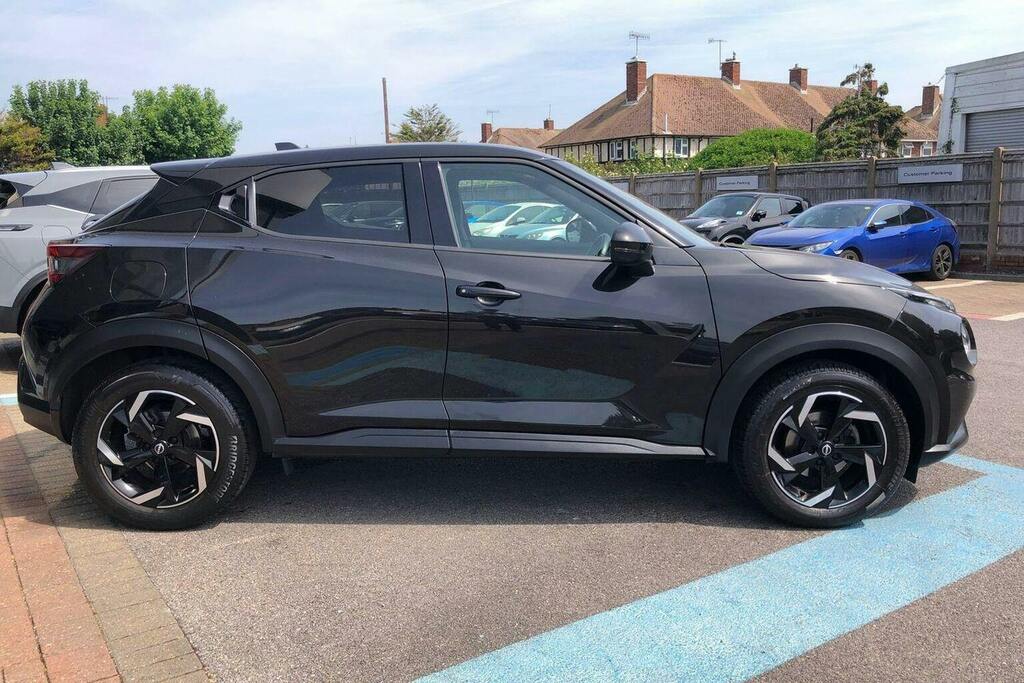 Nissan Juke 1.0 Dig T N Connecta Suv Dct CK23OPZ Black #2