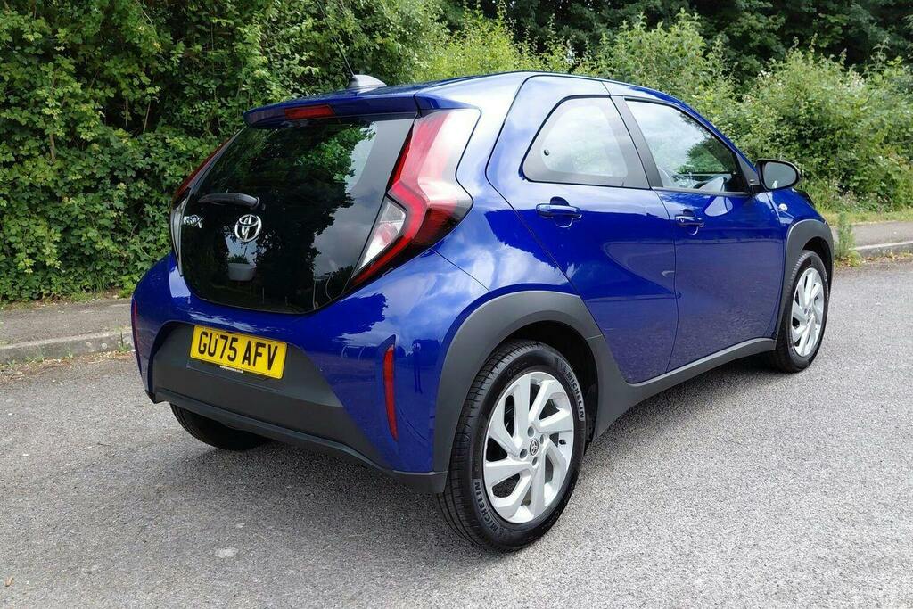 Toyota Aygo X 1.0 Vvt I Pure Hatchback GU75AFV Blue #2