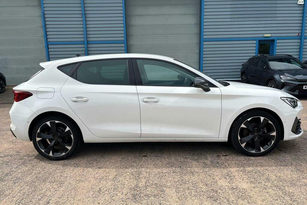 Cupra Leon 1.5 Tsi V1 Hatchback DE24LXO White #2