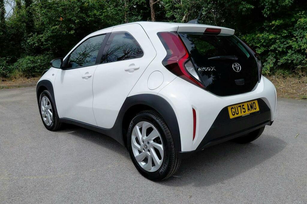 Toyota Aygo X 1.0 Vvt I Pure Hatchback GU75AMO White #4