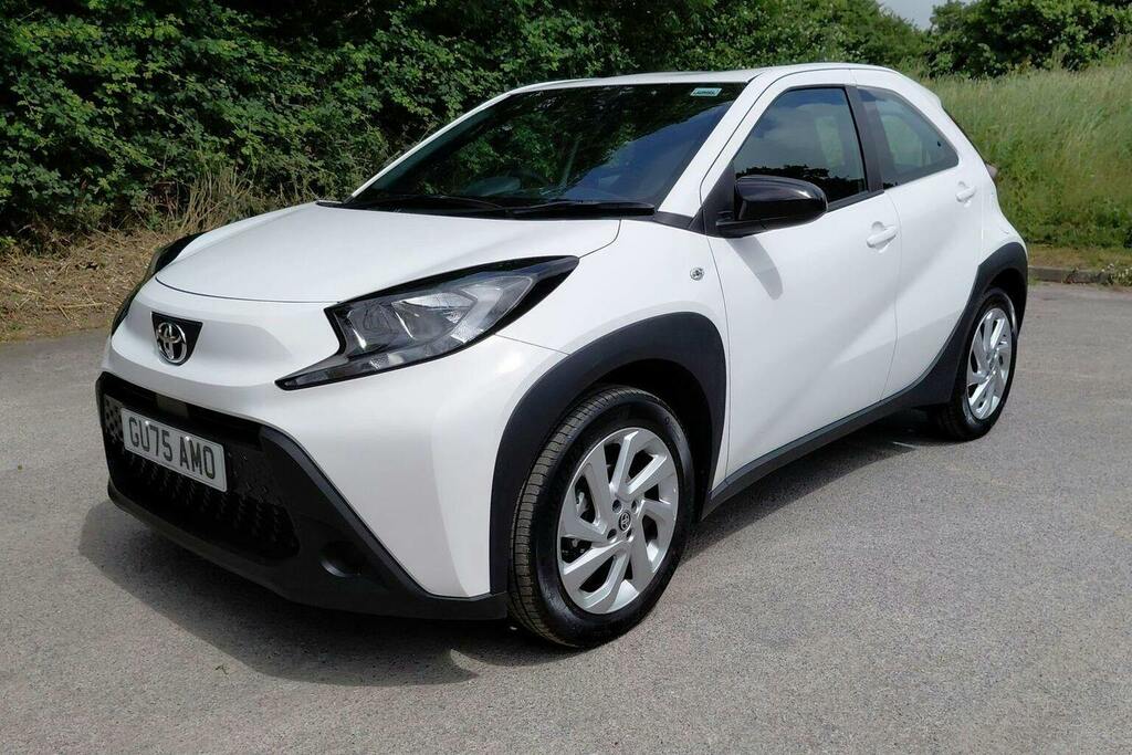 Toyota Aygo X 1.0 Vvt I Pure Hatchback GU75AMO White #3