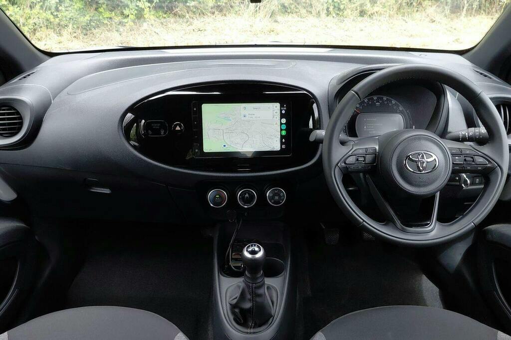 Toyota Aygo X 1.0 Vvt I Pure Hatchback GU75AMO White #6