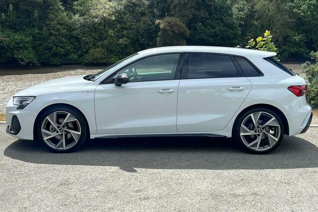 Audi A3 1.5 Tfsi 35 Black Edition Sportback S T WL25DZH White #6