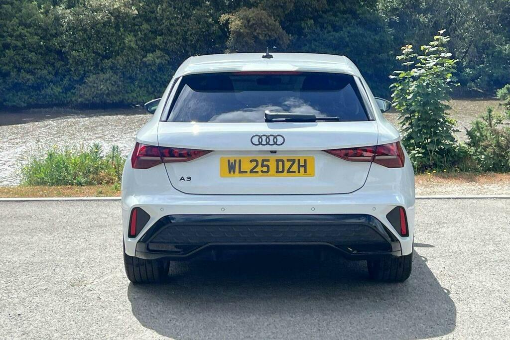 Audi A3 1.5 Tfsi 35 Black Edition Sportback S T WL25DZH White #4