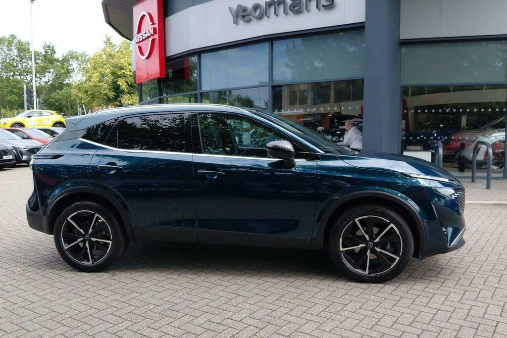 Nissan Qashqai 1.3 Dig T Mhev Tekna Suv Hybrid HK75OOY Green #2